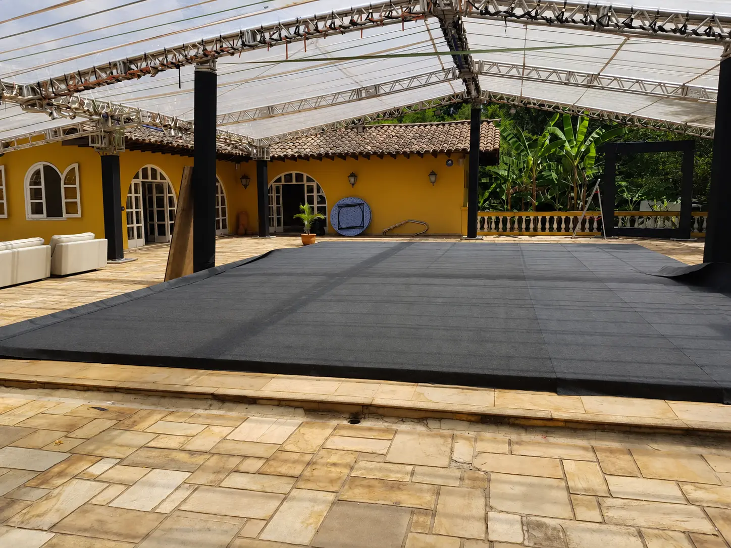 Piso para Piscina fabricada pela GS3 Coberturas